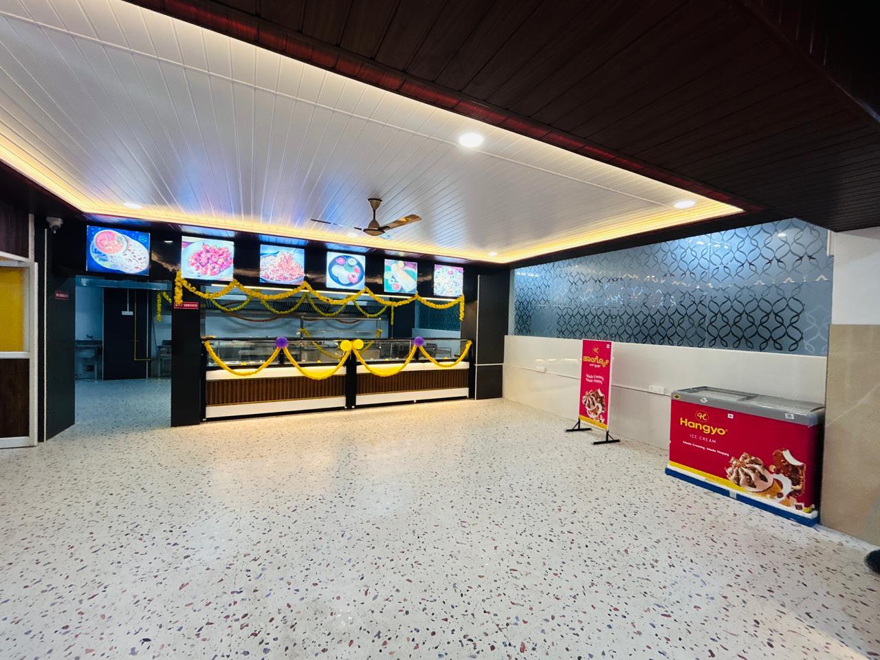 Food Court & Cafeteria